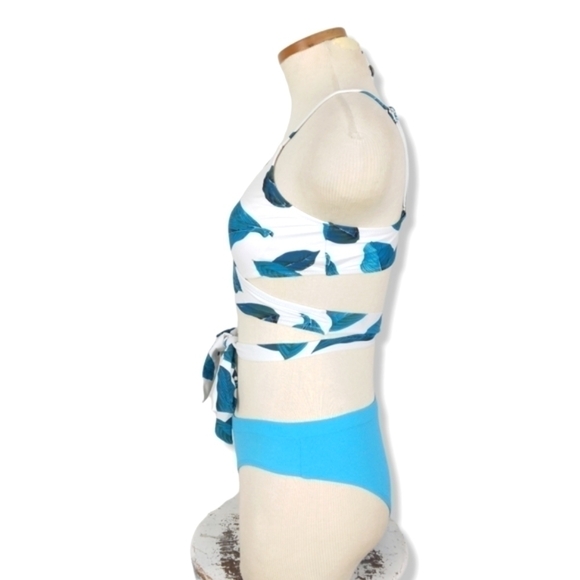 Bikini Set - Picture 4 of 10